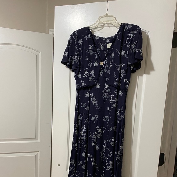 Dress - Picture 1 of 2